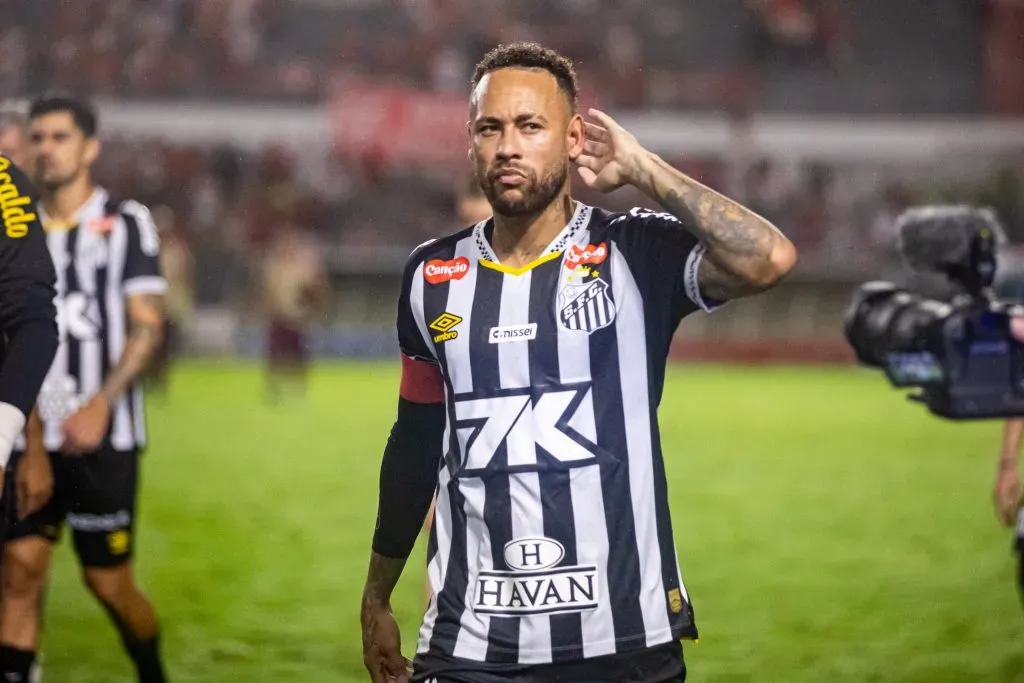 Neymar foi provocado pela torcida do CRB - Foto: Itawi Albuquerque/AGIF.