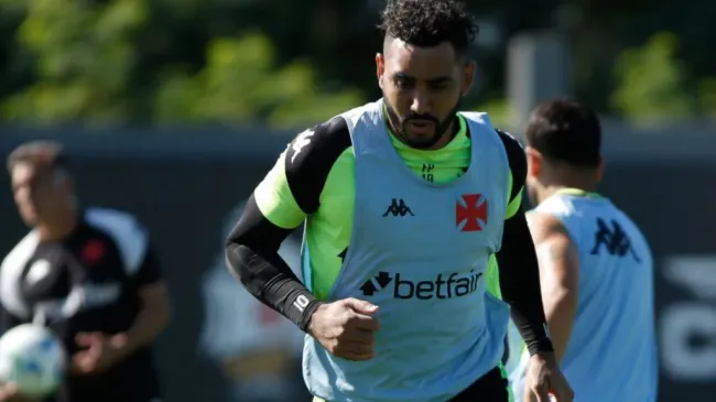 Payet em atividade no CT Moacyr Barbosa – Foto: Matheus Lima/Vasco