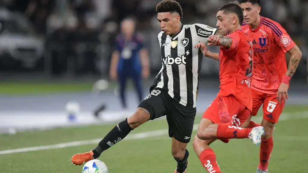 Igor Jesus jogador do Botafogo durante partida contra o Universidad de Chile no estádio Engenhão pelo campeonato Copa Libertadores 2025. Foto: Thiago Ribeiro/AGIF