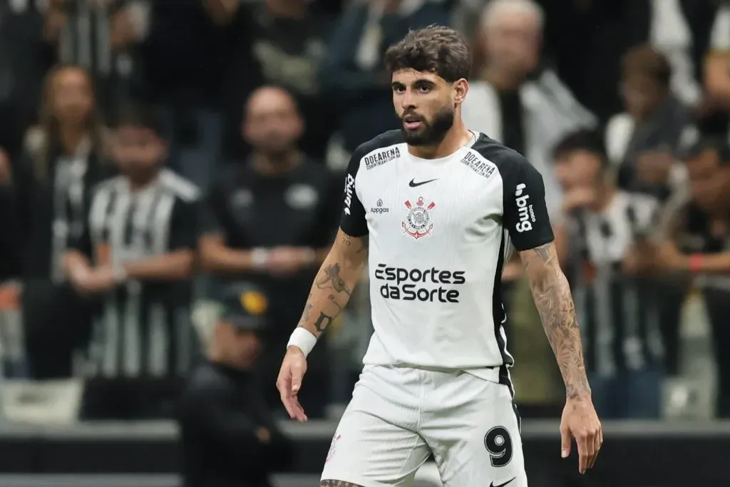 Yuri Alberto não fica disponível para o jogo. Foto: Gilson Lobo/AGIF