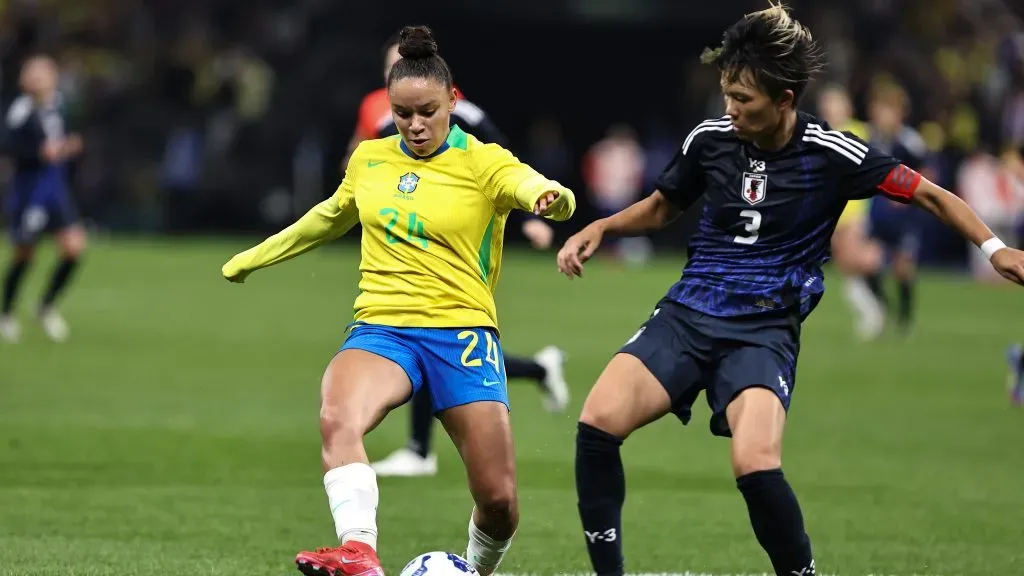 Dudinha no amistoso contra o Japão