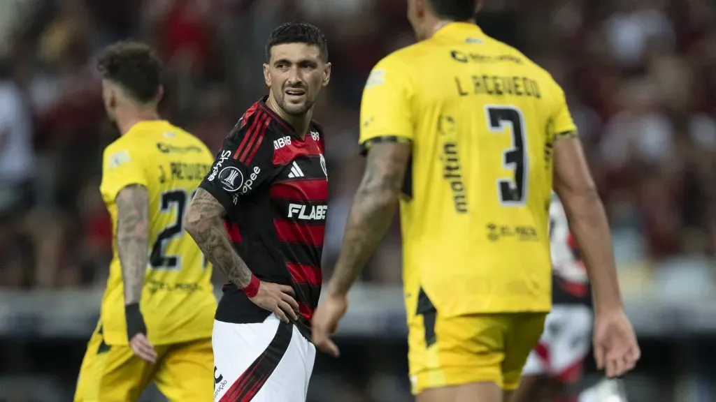 Arrascaeta durante partida. Foto: Jorge Rodrigues/AGIF