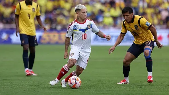 Soteldo durante partida. Foto: Franklin Jacome/Getty Images