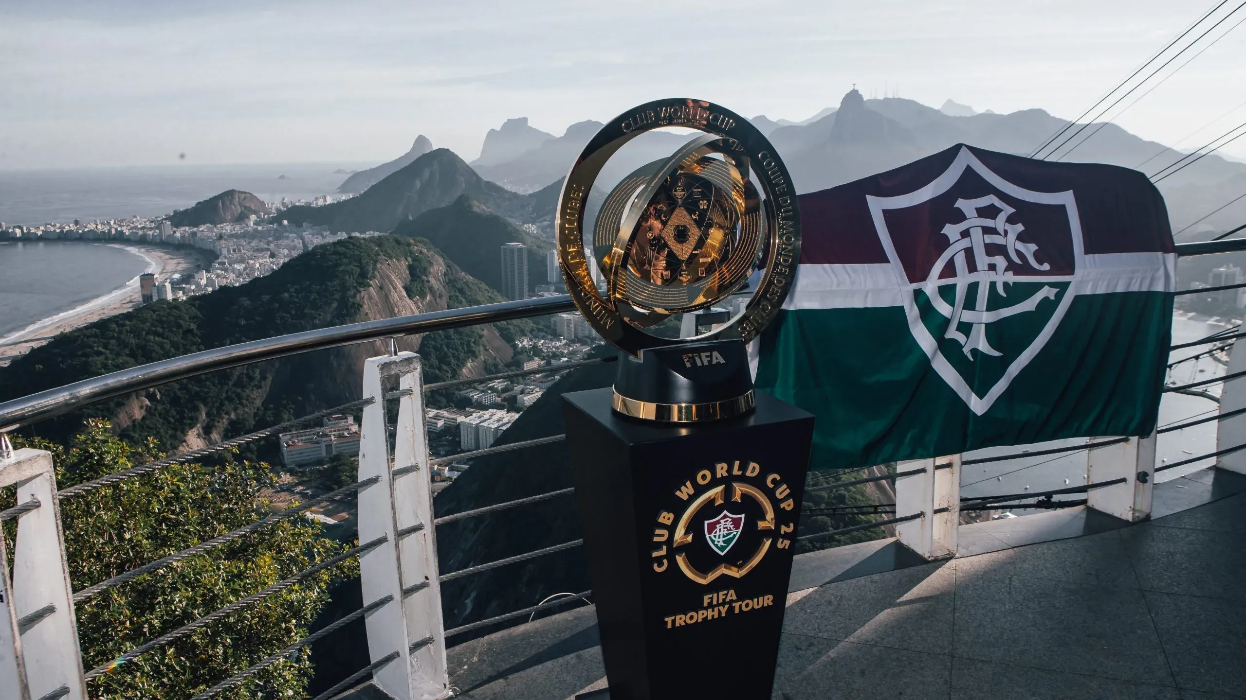 Troféu do Super Mundial de Clubes no RJ.
FOTOS: LUCAS MERÇON / FLUMINENSE F.C.