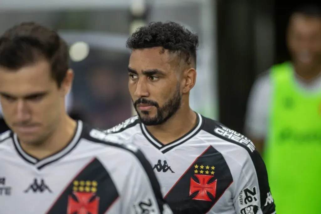 CE – FORTALEZA – 15/04/2025 – BRASILEIRO A 2025, CEARA X VASCO – payet jogador do Vasco durante partida contra o Ceara no estadio Arena Castelao pelo campeonato Brasileiro A 2025. Foto: Baggio Rodrigues/AGIF