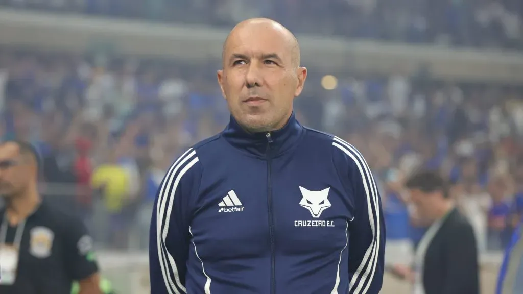 Leonardo Jardim, técnico da Raposa. Foto: Gilson Lobo/AGIF.