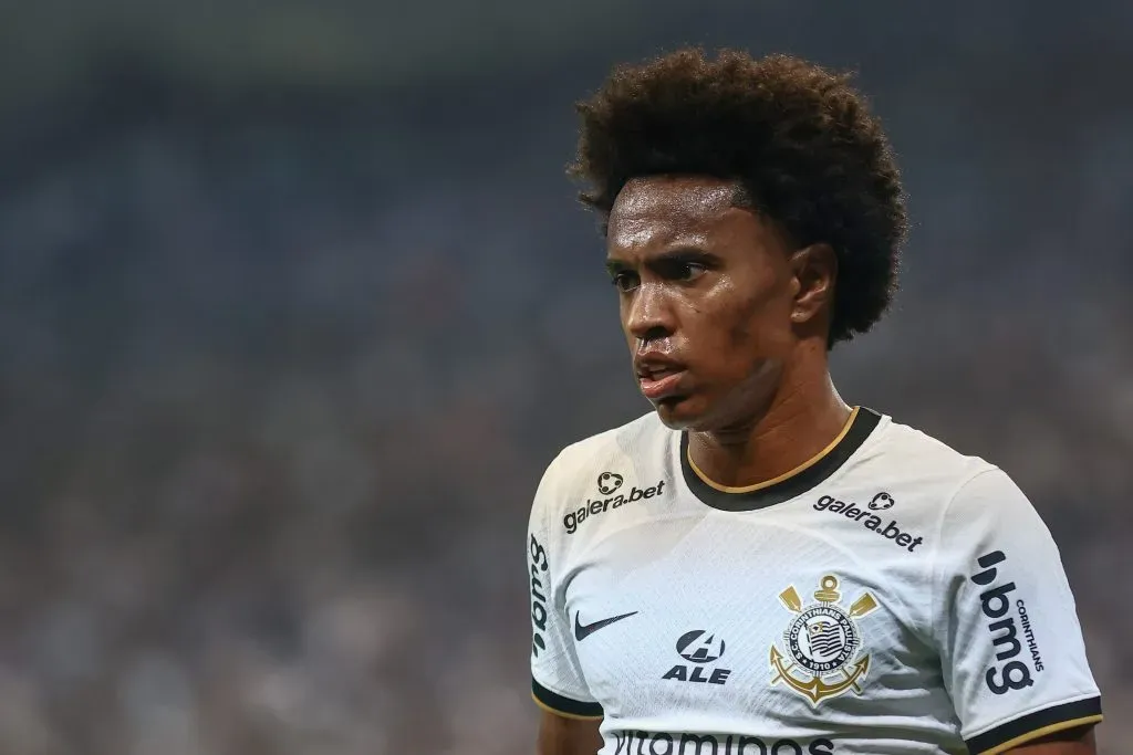Willian teve uma passagem apagada no Corinthians entre 2021 e 2022. Foto: Marcello Zambrana/AGIF