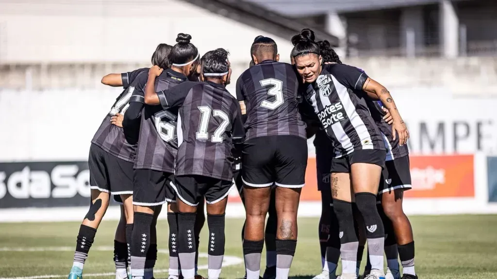 Jogadoras do Ceará em campo