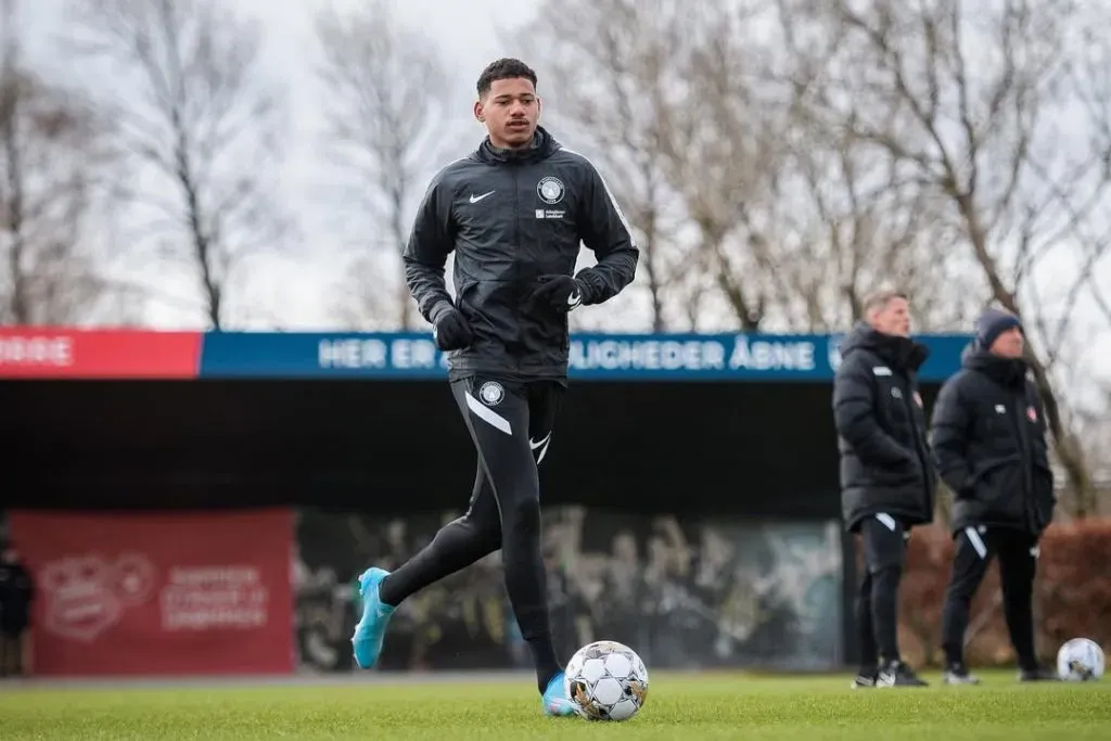 Pelo Midtjylland, o jovem atacante vestia a camisa 38 pela equipe dinamarquesa. Foto: Reprodução redes sociais/99marrony