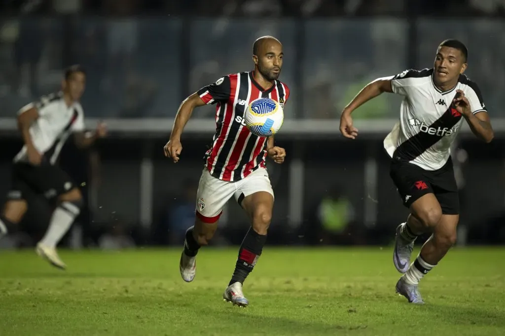 Lucas Moura jogador do São Paulo durante partida contra o Vasco – Foto: Jorge Rodrigues/AGIF