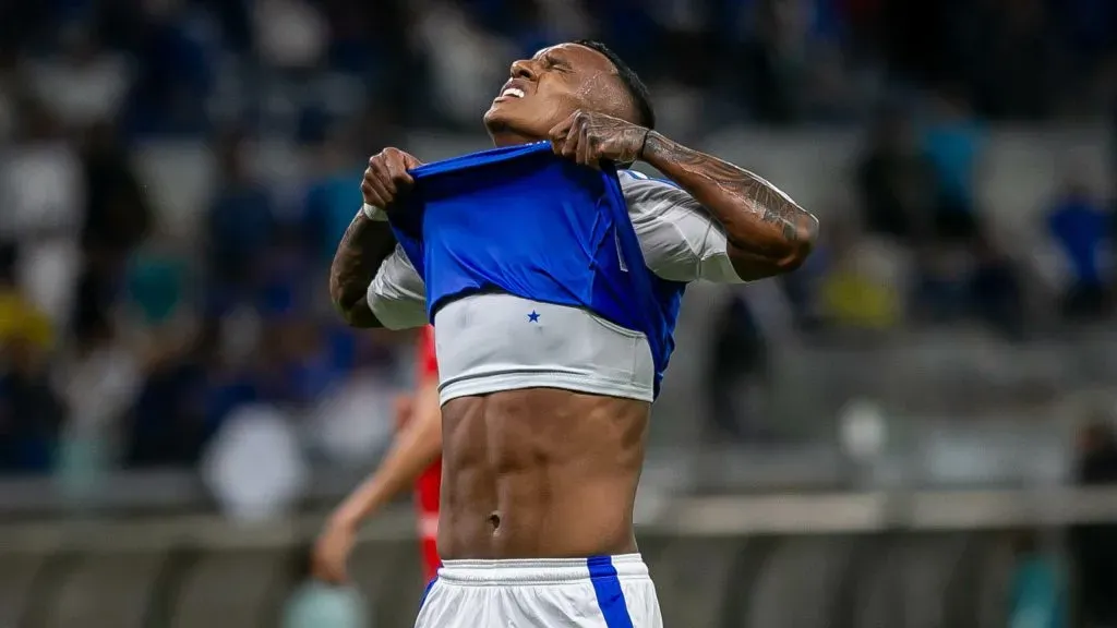 Marquinhos, atleta da Raposa. Foto: Fernando Moreno/AGIF.