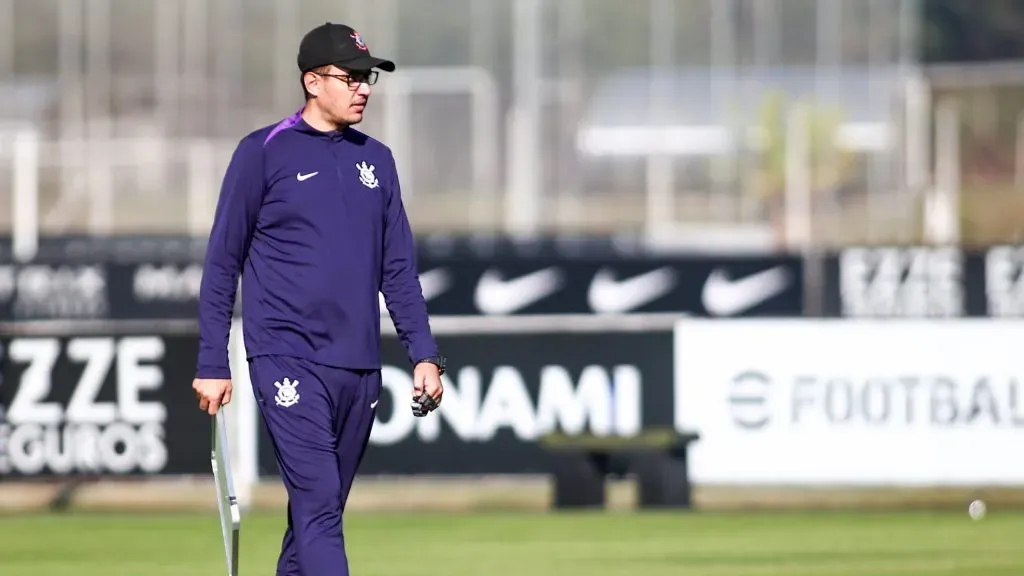 Lucas Piccinato técnico do Corinthians Feminino