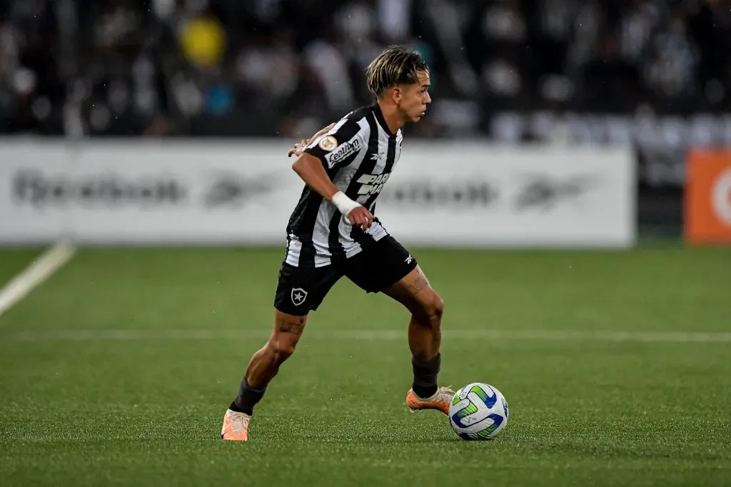 Segovinha pertence ao Botafogo, mas vai disputar o Mundial pelo Al ain – Foto: Thiago Ribeiro/AGIF