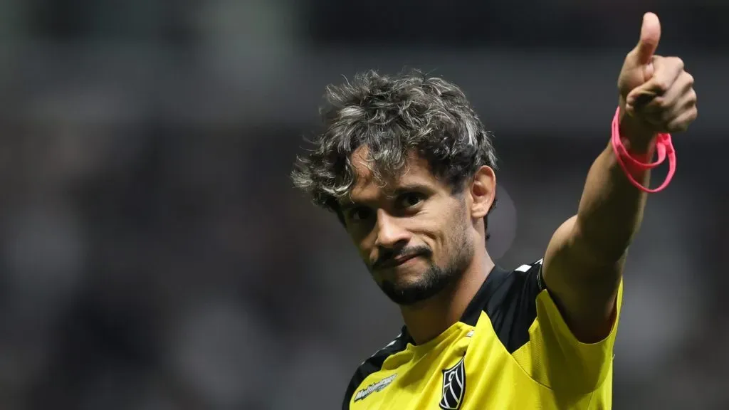 Gustavo Scarpa, meia do Galo. Foto: Gilson Lobo/AGIF.