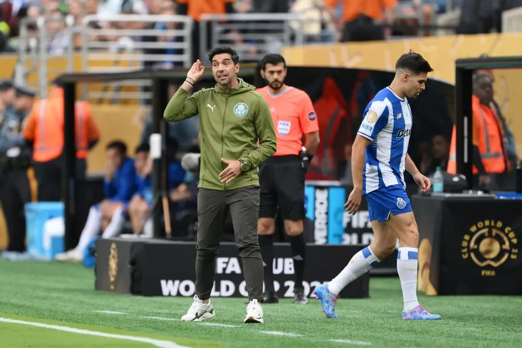 EAST RUTHERFORD, NEW JERSEY – JUNE 15: Abel Ferreira, Head Coach of Palmeiras, gives instructions during the FIFA Club World Cup 2025 group A match between SE Palmeiras and FC Porto at MetLife Stadium on June 15, 2025 in East Rutherford, New Jersey. (Photo by David Ramos/Getty Images)