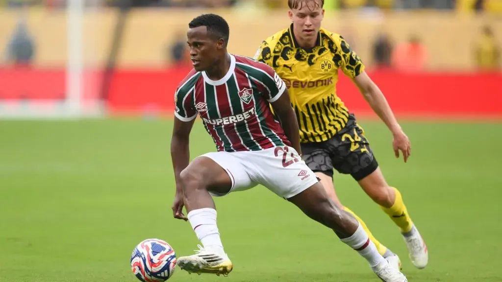 Jhon Arias contra o Dortmund