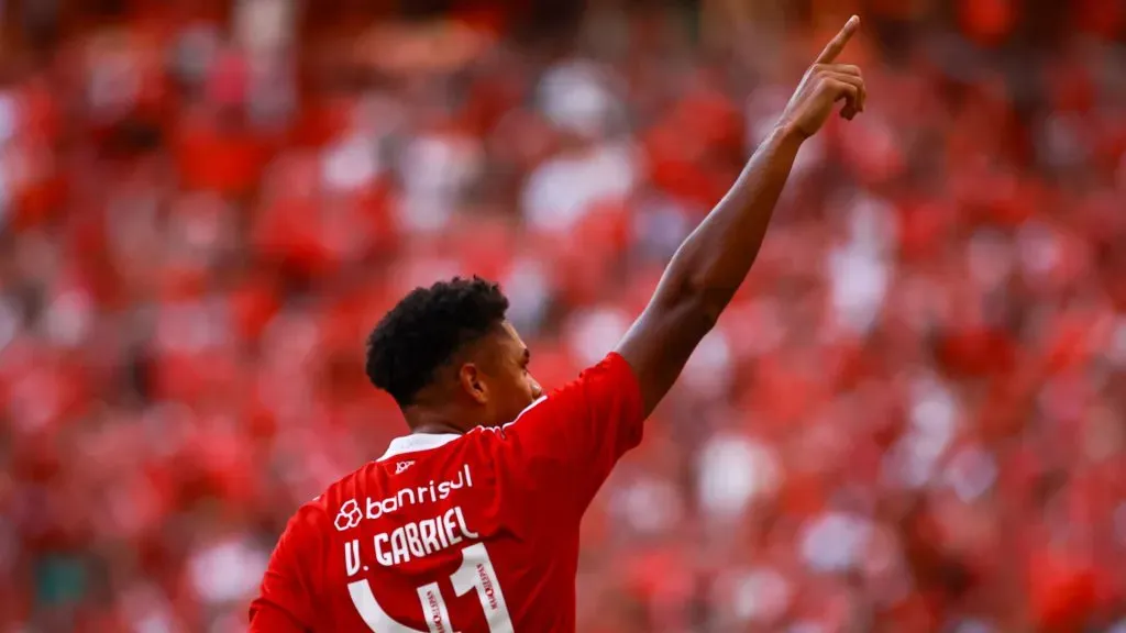 Zagueiro do Inter, Victor Gabriel interessa ao Cruzeiro – Foto: Maxi Franzoi/AGIF