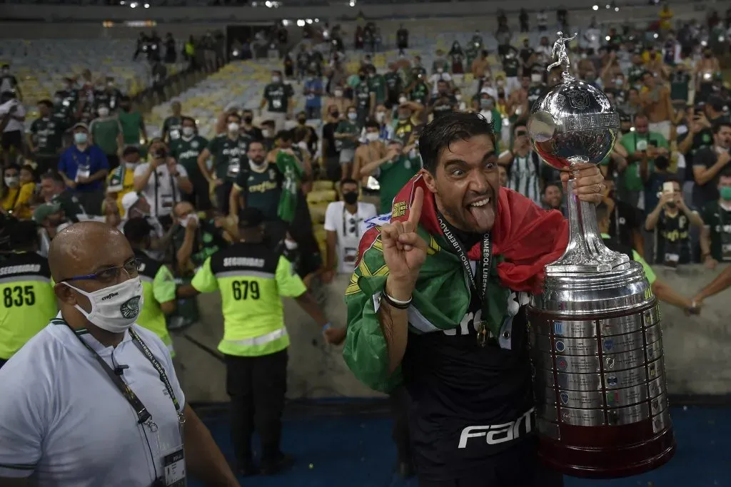 Abel Ferreira comemorando a conquista da Copa Libertadores 2021 – (Photo by Mauro Pimentel – Pool/Getty Images)