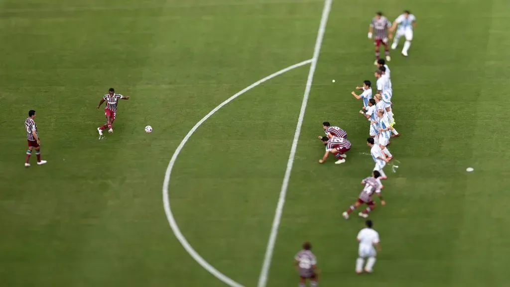 EAST RUTHERFORD, NEW JERSEY – JUNE 21: (EDITORS NOTE: Image was created using a variable planed lens.) Jhon Arias #21 of Fluminense FC scores his team’s first goal during the FIFA Club World Cup 2025 group F match between Fluminense FC and Ulsan HD FC at MetLife Stadium on June 21, 2025 in East Rutherford, New Jersey. (Photo by Al Bello/Getty Images)
