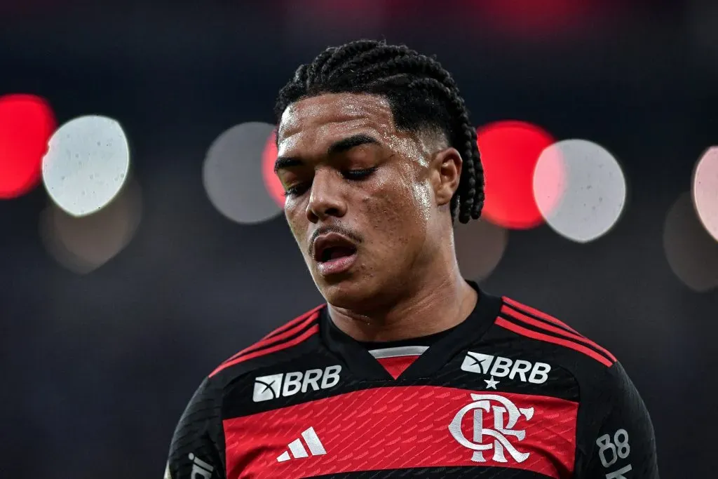 Igor Jesus em partida pelo Flamengo, em 2024. Foto: Thiago Ribeiro/AGIF