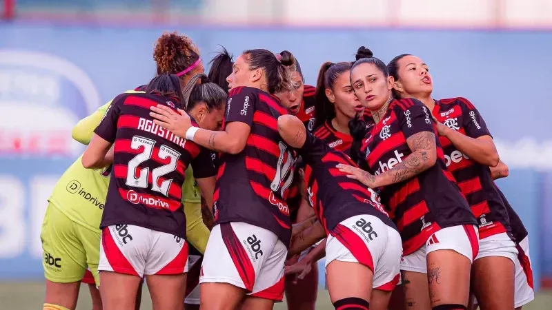 Jogadoras do Flamengo em campo