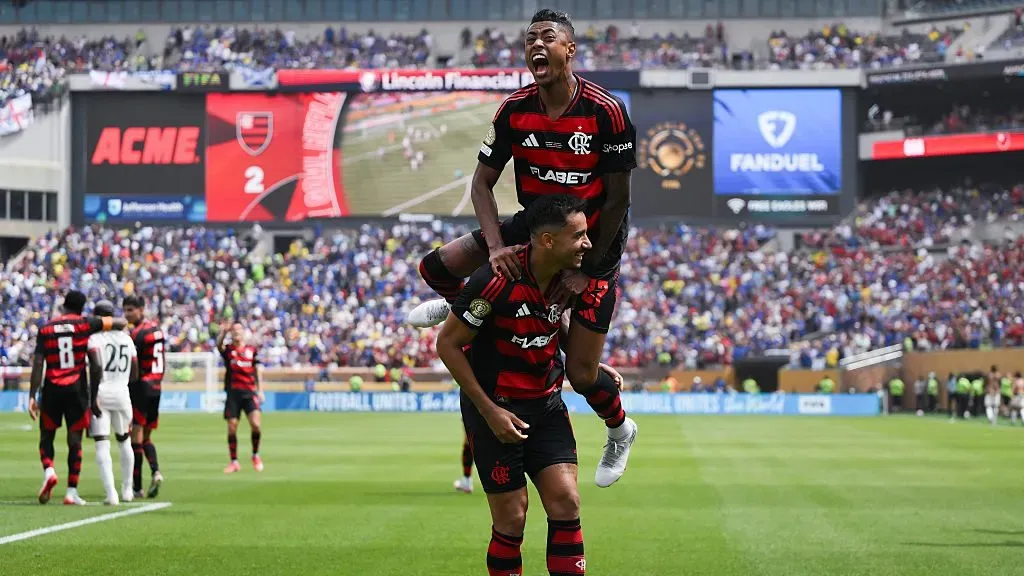 Flamengo comemora gol no Mundial. Foto: David Ramos/Getty Images