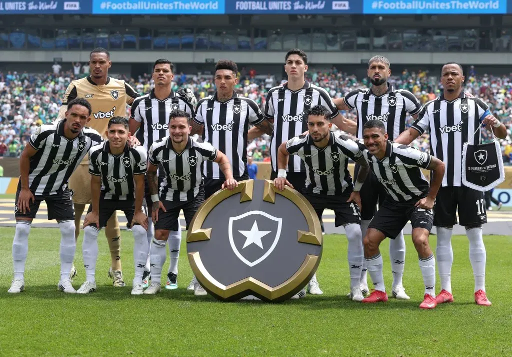 Players of Botafogo pose for a team photograph prior to the FIFA Club World Cup 2025 – (Photo by Francois Nel/Getty Images)
