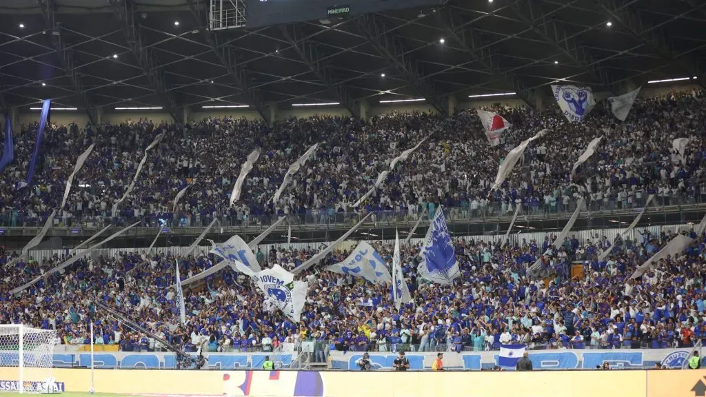 Torcida do Cruzeiro presente em peso. Foto: Gilson Lobo/AGIF.