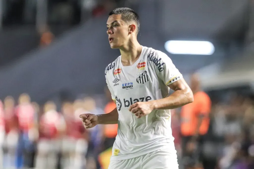 JP Chermont em partida pelo Santos. Foto: Reinaldo Campos/AGIF