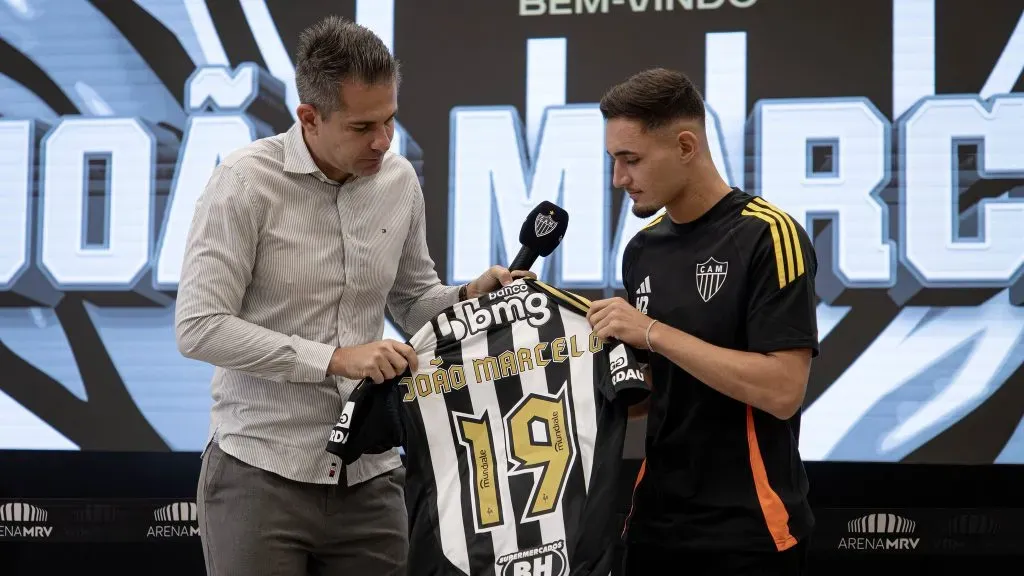 A apresentação do atacante João Marcelo aconteceu em março deste ano – Foto: Pedro Souza / Atlético