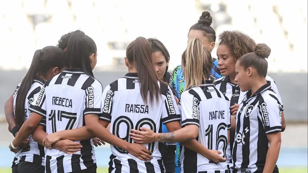Jogadoras do Botafogo em campo