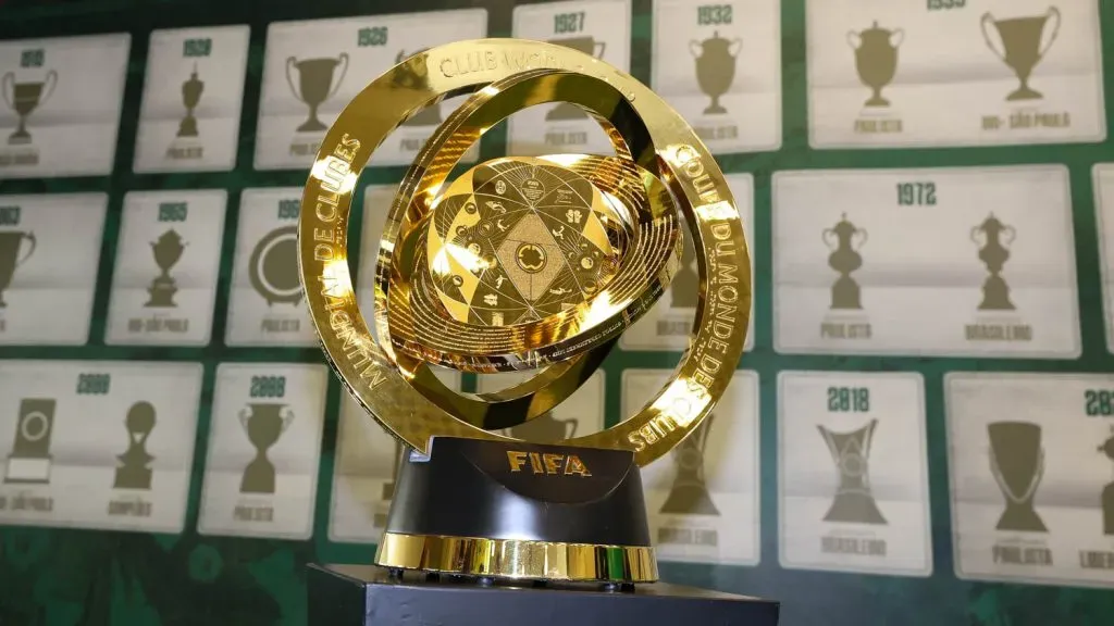 Troféu do Mundial de Clubes da FIFA. (Foto: Cesar Greco/Palmeiras/by Canon)