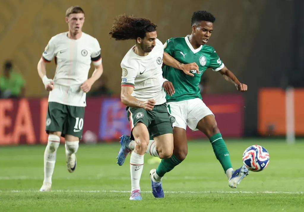 PHILADELPHIA, PENNSYLVANIA – JULY 04: Estevao #41 of Palmeiras controls the ball whilst under pressure from Marc Cucurella #3 of Chelsea FC during the FIFA Club World Cup 2025 quarter final match between SE Palmeiras and Chelsea FC at Lincoln Financial Field on July 04, 2025 in Philadelphia, Pennsylvania. (Photo by Francois Nel/Getty Images)