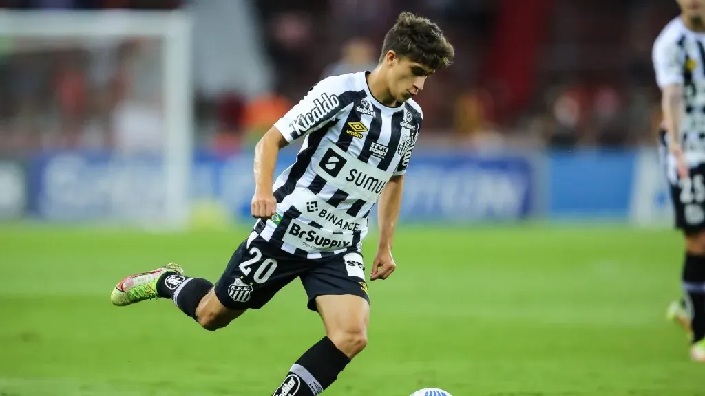 Gabriel Pirani pelo Santos. Foto: Pedro H. Tesch/AGIF