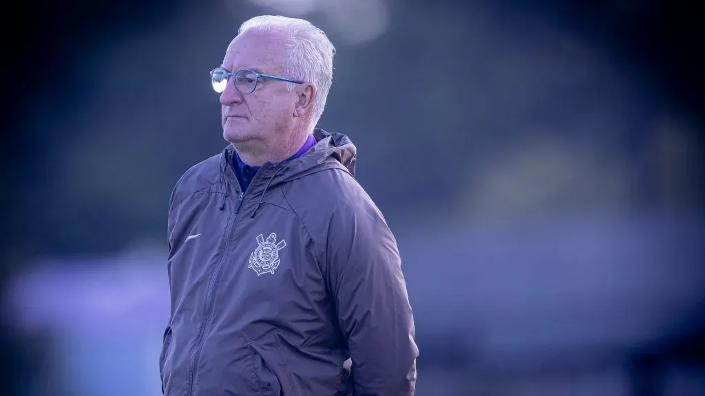 Dorival treina o Timão enquanto a diretoria resolve situações importamtes nos bastidores – Foto: Agência Corinthians – Rodrigo Coca