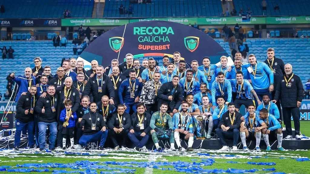 Elenco do Grêmio celebra a conquista da Recopa – Foto: Flickr do Grêmio