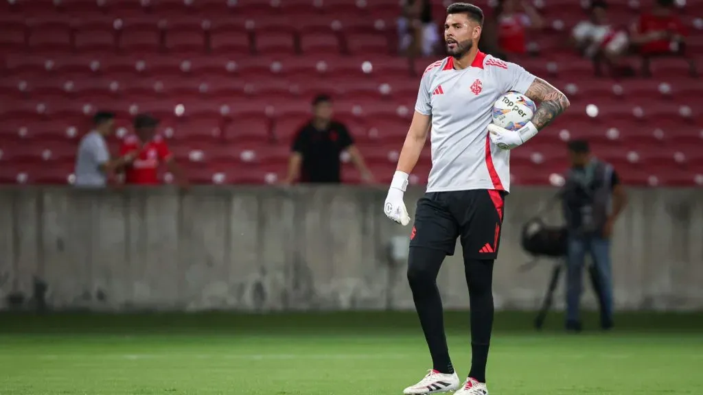 RS – PORTO ALEGRE – 02/02/2025 – GAUCHO 2025, INTERNACIONAL X AVENIDA – Ivan goleiro do Internacional durante partida contra o Avenida no estadio Beira-Rio pelo campeonato Gaucho 2025. Foto: Maxi Franzoi/AGIF