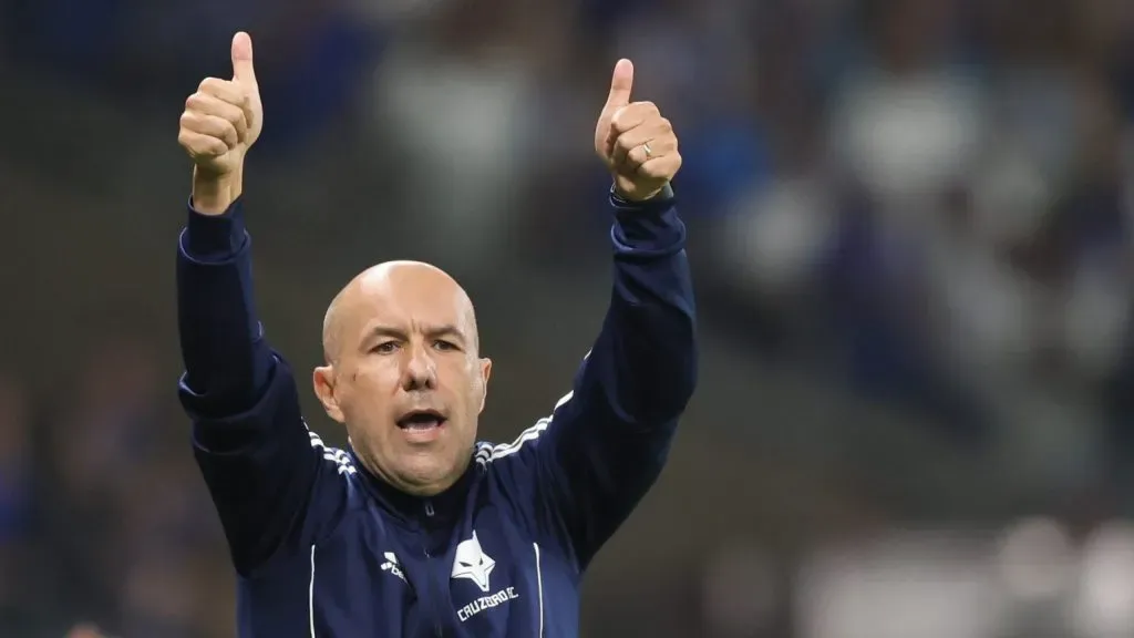 Leonardo Jardim, técnico da Raposa. Foto: Gilson Lobo/AGIF.