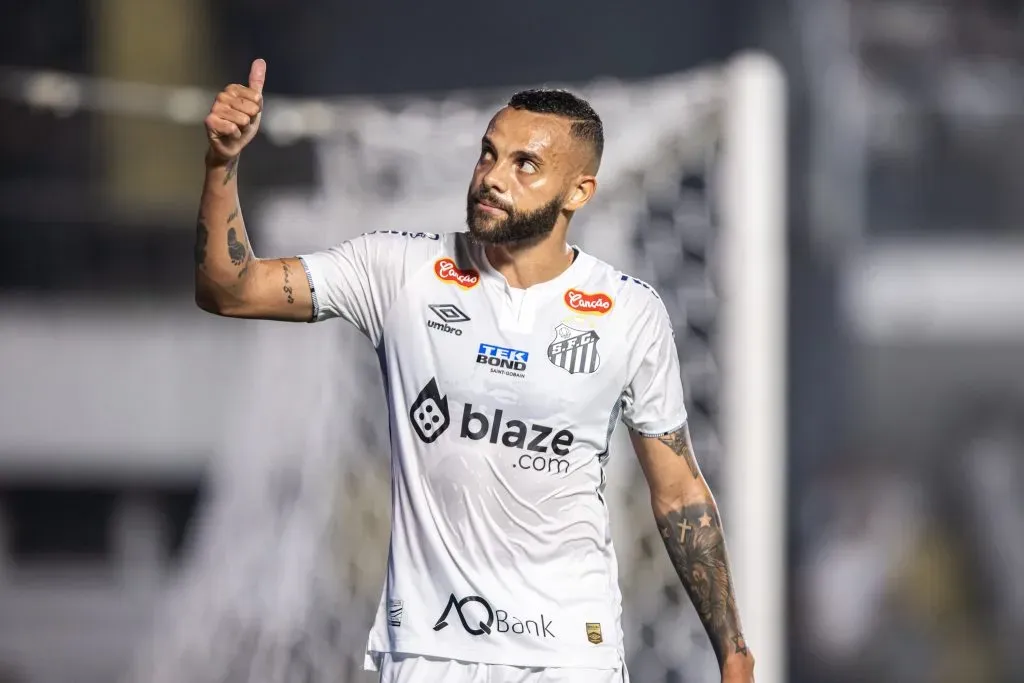 Guilherme foi artilheiro do Paulistão pelo Santos - Foto: Abner Dourado/AGIF.