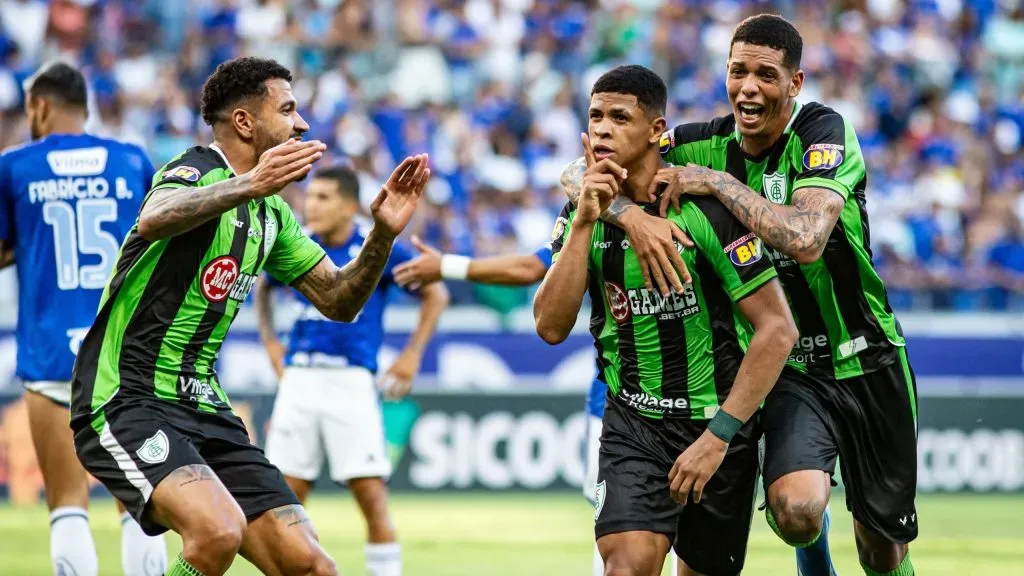 Volante pelo América-MG. Foto: Fernando Moreno/AGIF