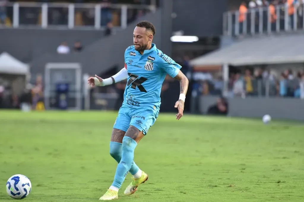 SP – SANTOS – 01/06/2025 – BRASILEIRO A 2025, SANTOS X BOTAFOGO – Neymar, durante partida contra o Botafogo no estadio Vila Belmiro pelo campeonato Brasileiro A 2025. Foto: Jota Erre/AGIF