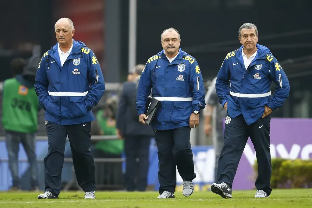 SAO PAULO – SP – 06/06/2014 – AMISTOSO SELECAO BRASILEIRA/BRASIL X SERVIA – Luiz Felipe Scolari , Flavio Murtosa e Carlos alberto Parreira durante amistoso da Selecao Brasileira contra a Servia no estadio do Morumbi. Foto: Mauro Horita/AGIF