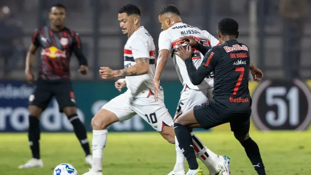 LUCIANO Jogador do Sao Paulo durante partida contra o Bragantino no estadio Cicero De Souza Marques pelo campeonato Brasileiro A 2025. Foto: Joisel Amaral/AGIF