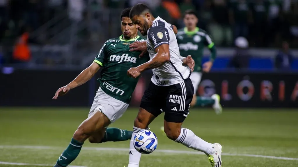 Cartas coloca o Palmeiras em vantagem contra o Atlético-MG – Foto: Miguel Schincariol/Getty Images
