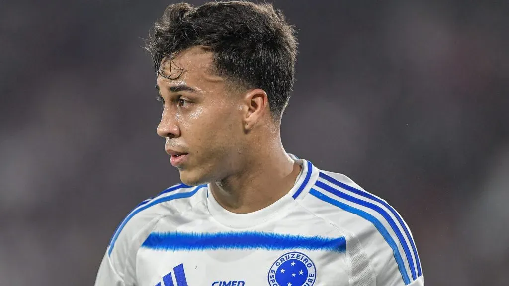Kaio Jorge jogador do Cruzeiro durante partida contra o Fluminense no estadio Maracana pelo campeonato Brasileiro A 2025. Foto: Thiago Ribeiro/AGIF