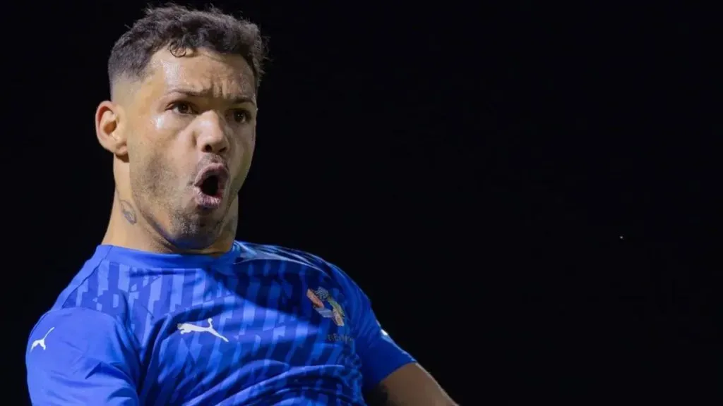 Carlos Júnior em ação pelo Neom SC, da Arábia Saudita – Foto: Reprodução/Neom SC