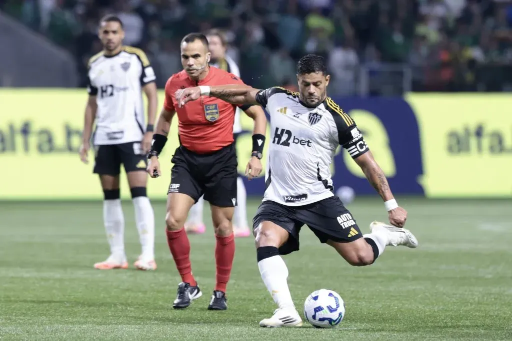 SP – SAO PAULO – 20/07/2025 – BRASILEIRO A 2025, PALMEIRAS X ATLETICO-MG – Hulk jogador do Atletico-MG durante partida contra o Palmeiras no estadio Arena Allianz Parque pelo campeonato Brasileiro A 2025. Foto: Marcello Zambrana/AGIF