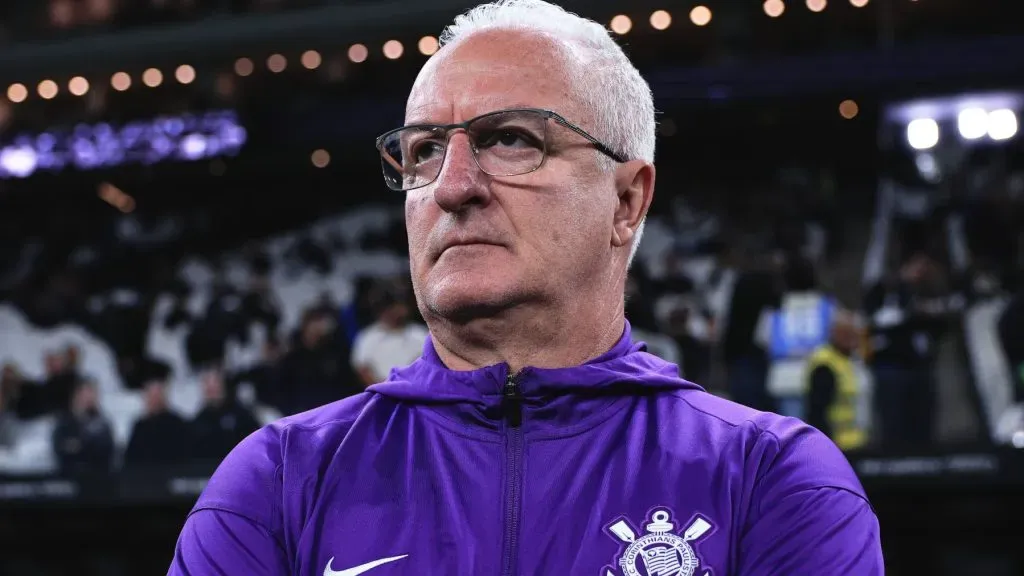 Dorival Júnior durante partida. Foto: Ettore Chiereguini/AGIF