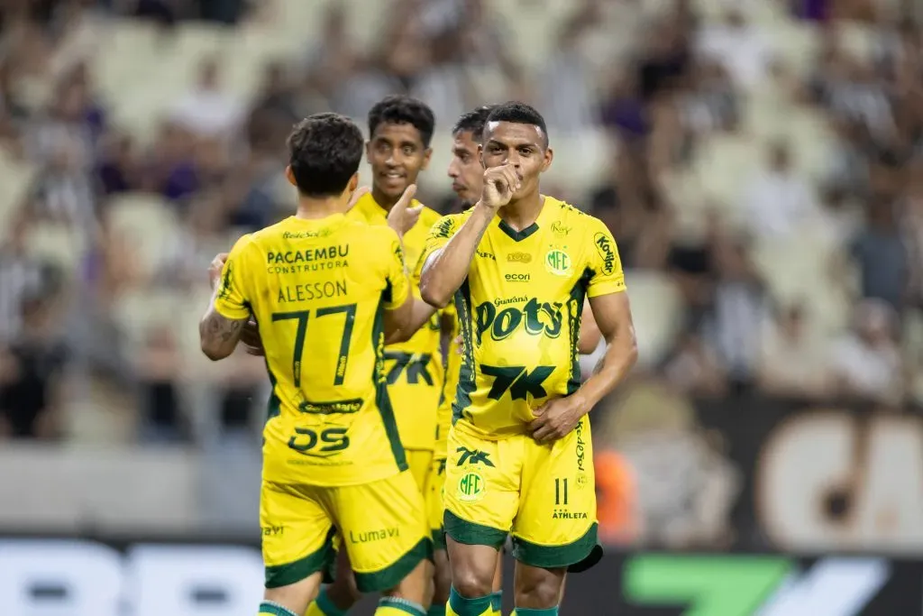 CE – FORTALEZA – 23/07/2025 – BRASILEIRO A 2025, CEARA X MIRASSOL – negueba jogador do Mirassol comemora seu gol durante partida contra o Ceara no estadio Arena Castelao pelo campeonato Brasileiro A 2025. Foto: Baggio Rodrigues/AGIF