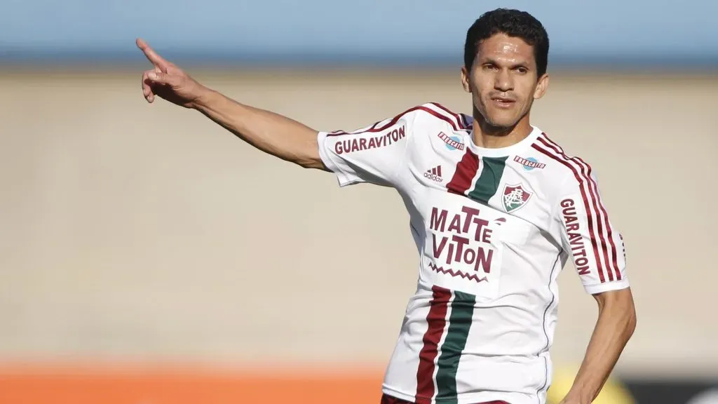 Magno Alves do ex-Fluminense durante partida contra o Goias pelo Campeonato Brasileiro A 2015 no estadio Serra Dourada. Foto: Adalberto Marques/AGIF